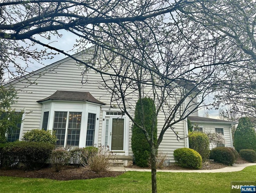 26 Mulberry Ct, Paramus, NJ 07652 - photo 1