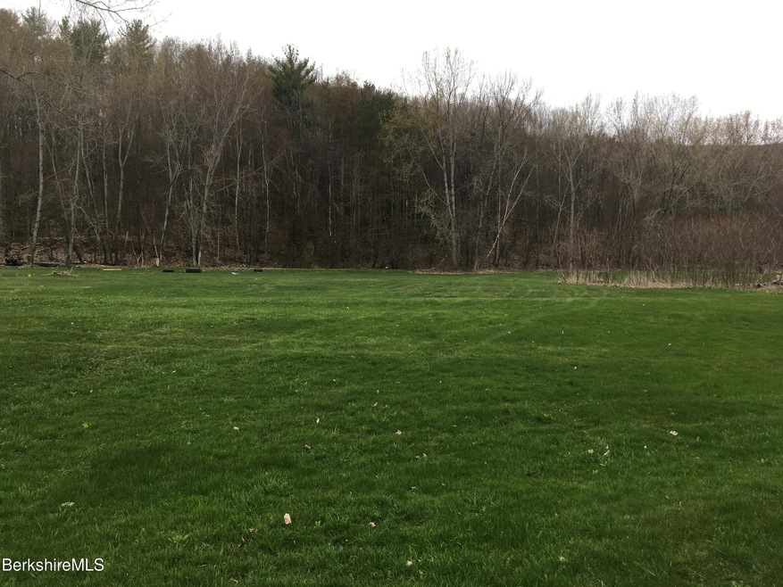 Meadow lot near Williamstown