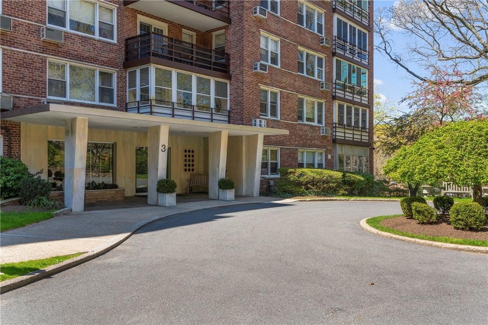 3 Washington Square unit 5A, Larchmont, NY 10538 - photo 1