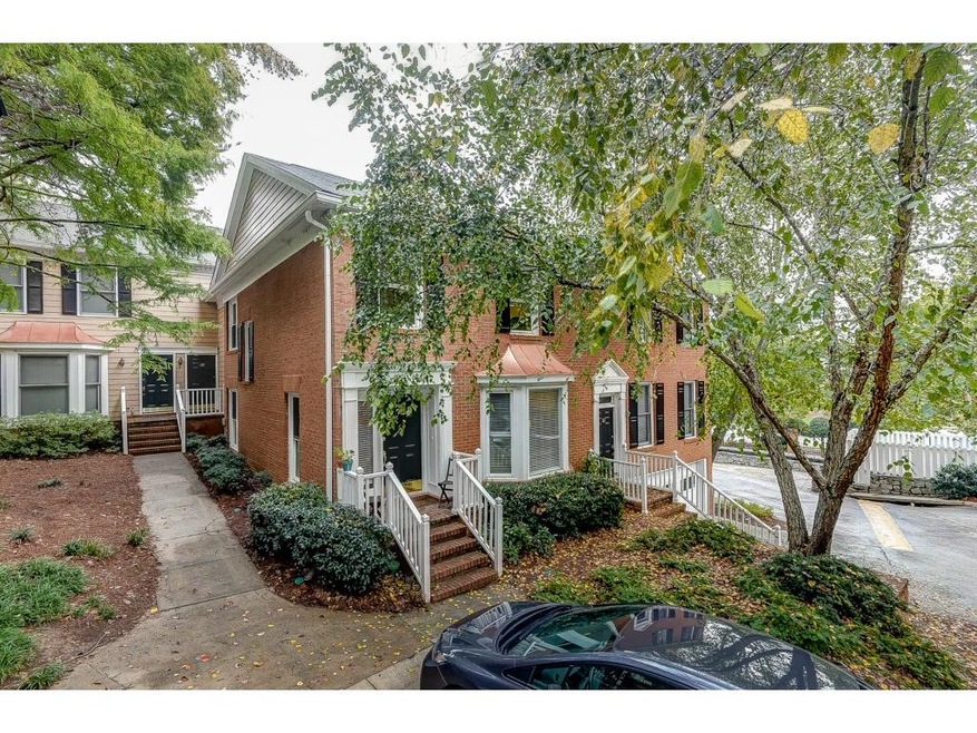 Welcome to 7500 Roswell Road #120