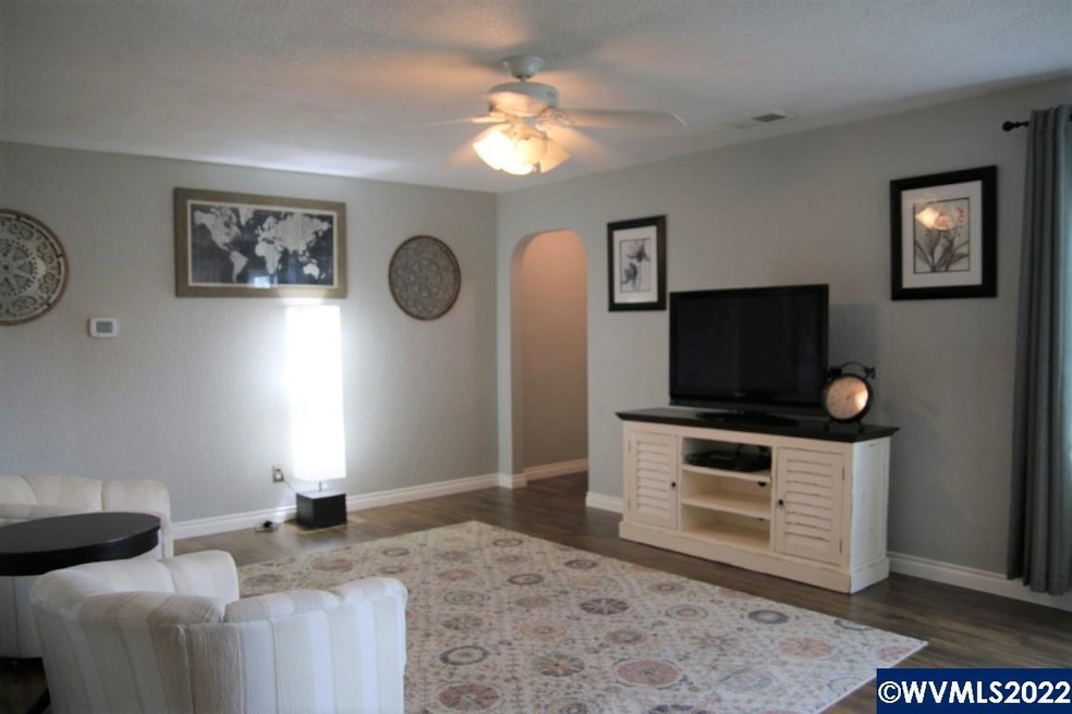 1320 Calapooia St SW, Albany, OR 97321 - photo 1