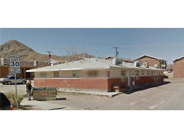 3617 Lincoln Ave, El Paso, TX 79930 - photo 1