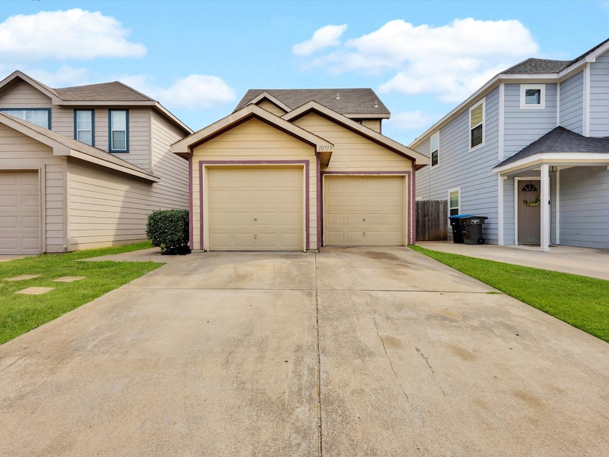 10713 Many Oaks Dr, Fort Worth, TX 76140 - photo 1