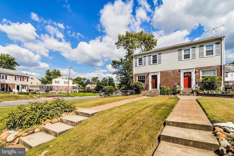 2240 Rollins Dr, Alexandria, VA 22307 - photo 1