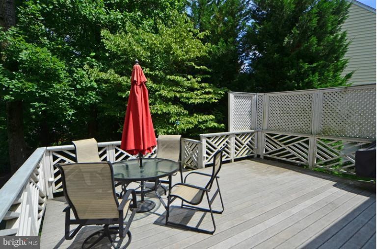 1725 Drewlaine Dr, Vienna, VA 22182 - photo 1