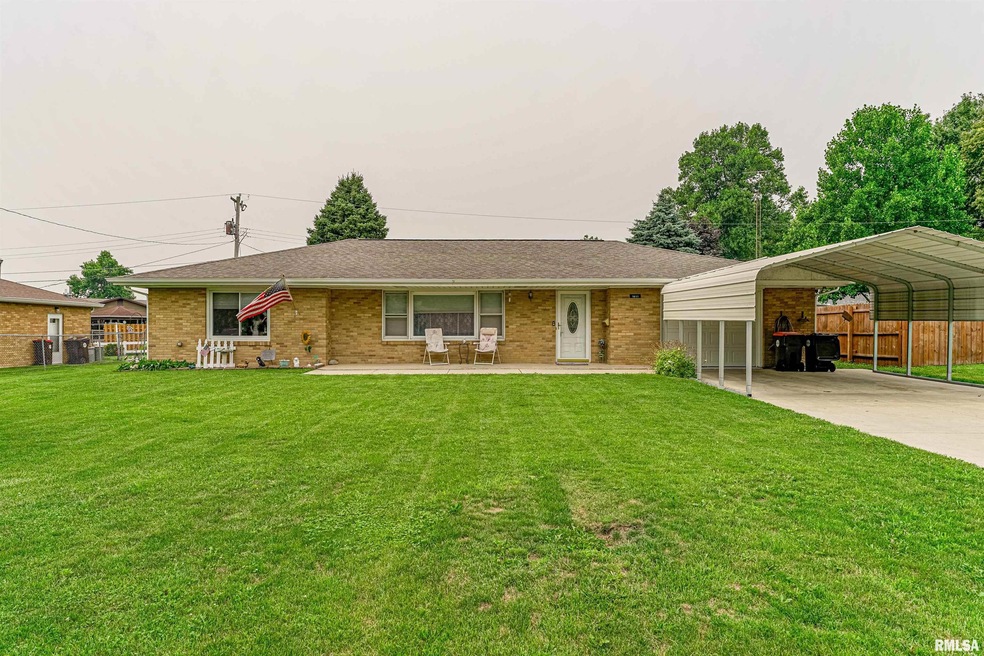 1611 Pulaski St, Lincoln, IL 62656 - photo 1