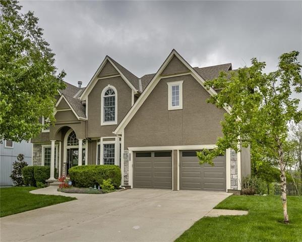 5611 Theden St, Shawnee, KS 66218 - photo 1