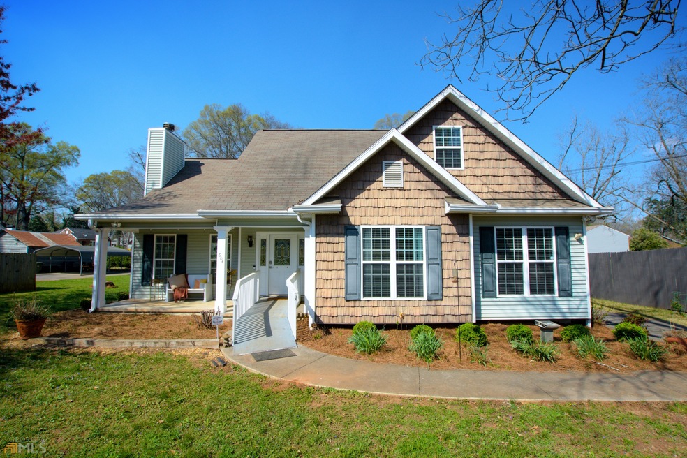 604 Cedar St, Carrollton, GA 30117 - photo 1