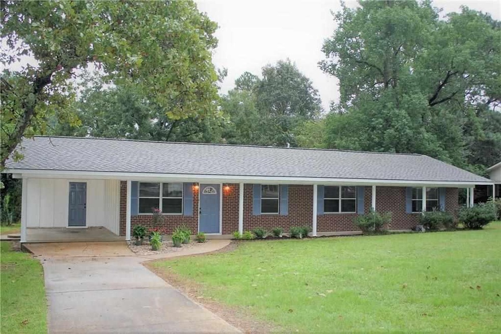 103 Holiday Blvd, Pineville, LA 71360 - photo 1