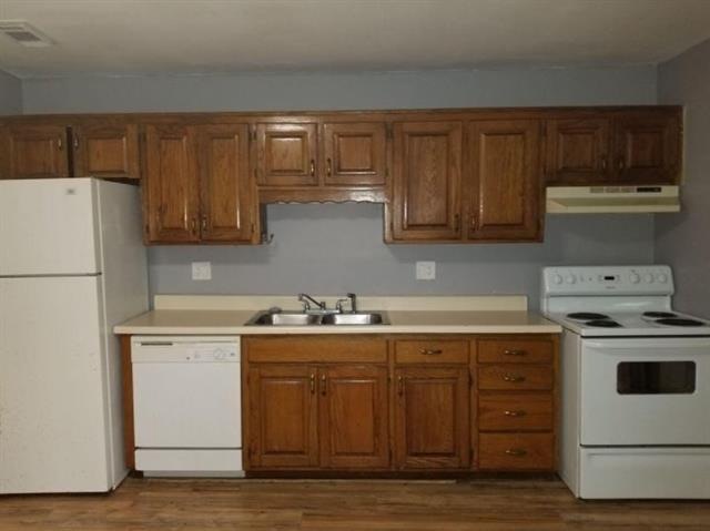 4709 Switzer Rd, Merriam, KS 66203 - photo 1