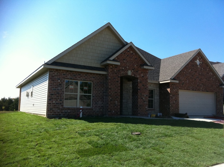 FRONT HOUSE HOUSE