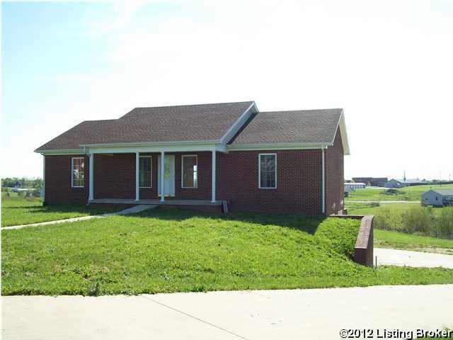 107 Comanche Ct, Bloomfield, KY 40008 - photo 1