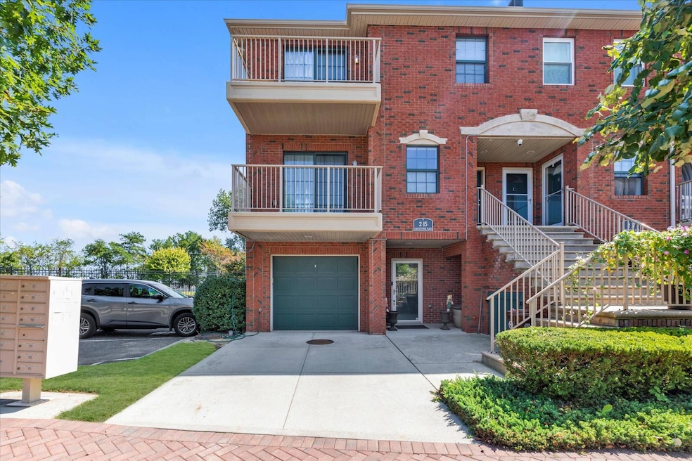 2-15C Constitution Place unit 179, College Point, NY 11356 - photo 1