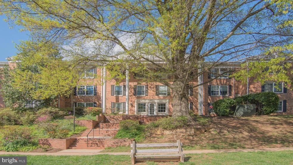 7640 Tremayne Place unit 105, McLean, VA 22102 - photo 1