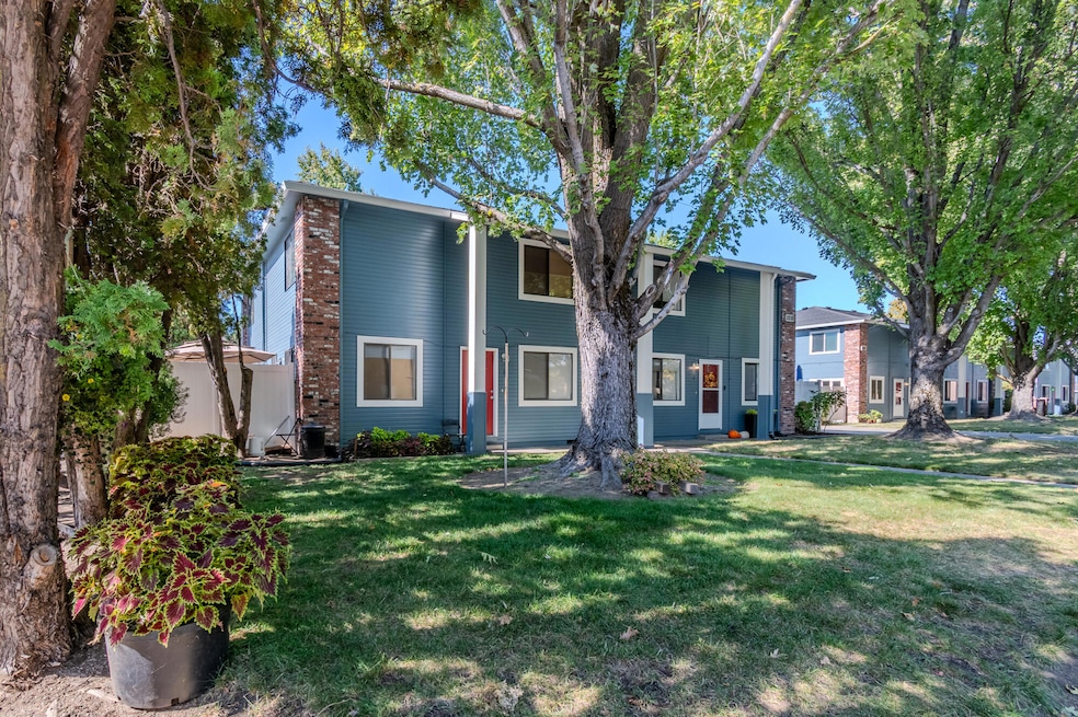 For Sale $195,000 • Co-Listing Agent