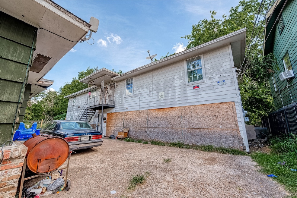 The lot offers plenty of space for parking, accomm