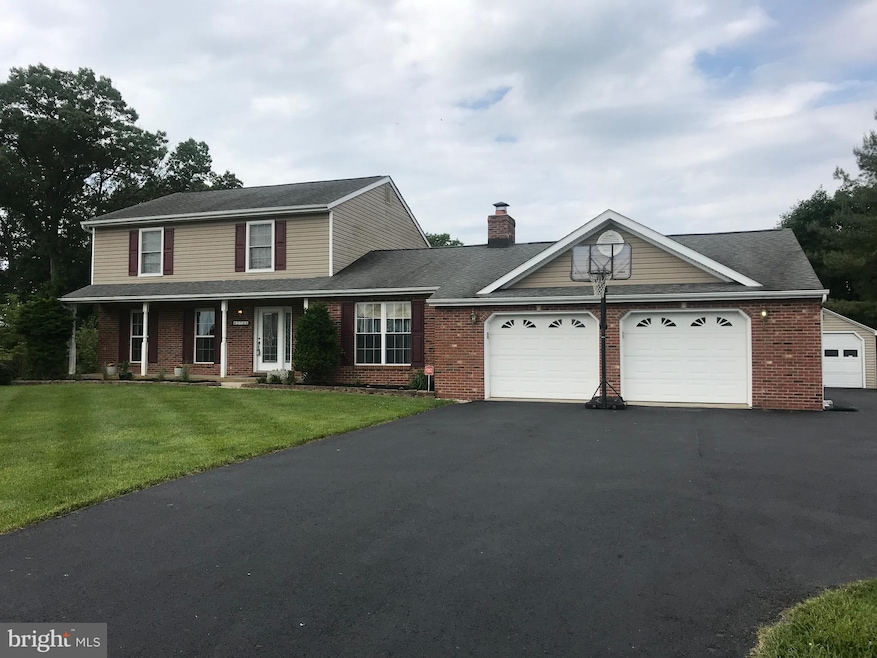 5708 Mineral Hill Rd, Sykesville, MD 21784 - photo 1