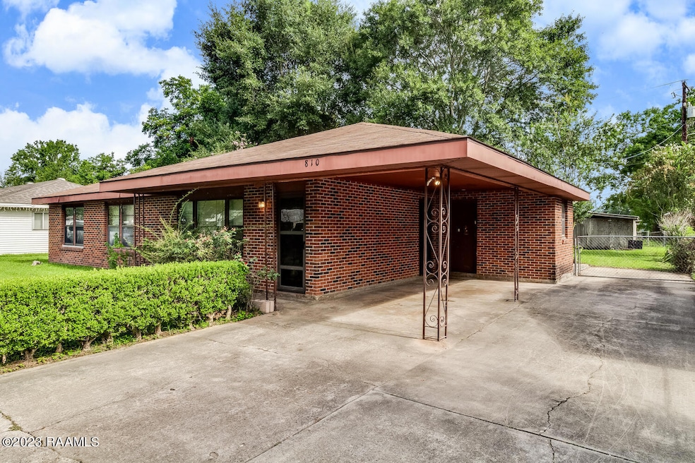 810 W Alexander Street-14
