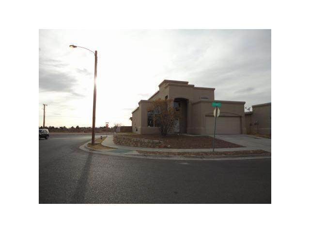 301 Peter Noyes Dr, El Paso, TX 79928 - photo 1