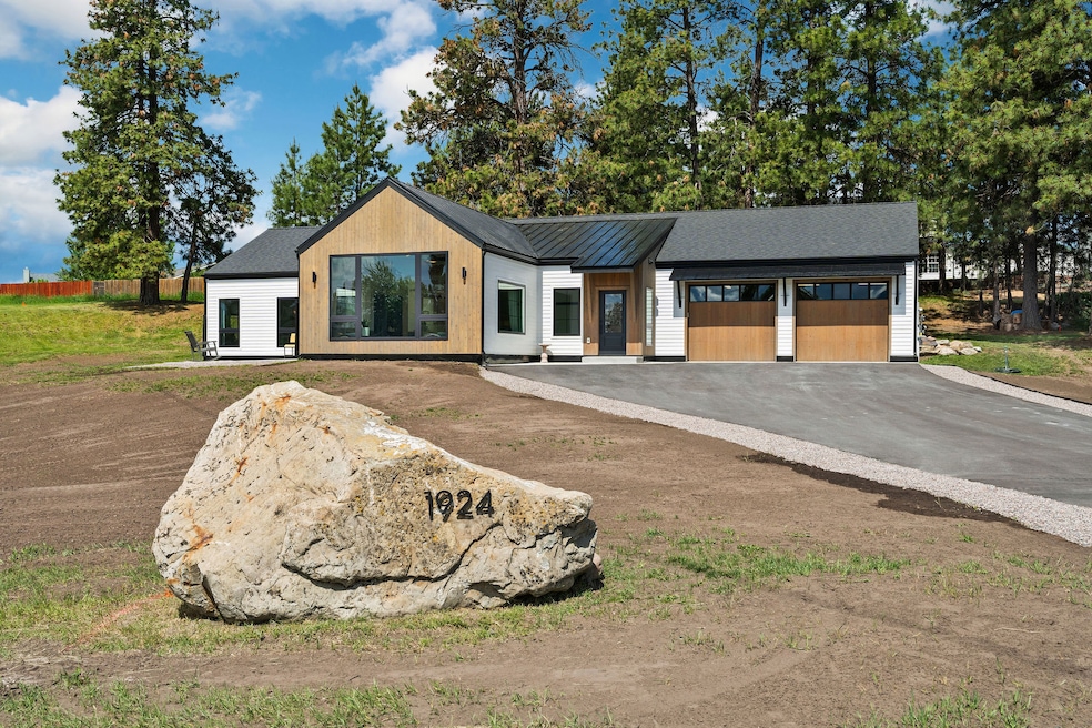 1924 Rapids Ave, Columbia Falls, MT 59912 - photo 1