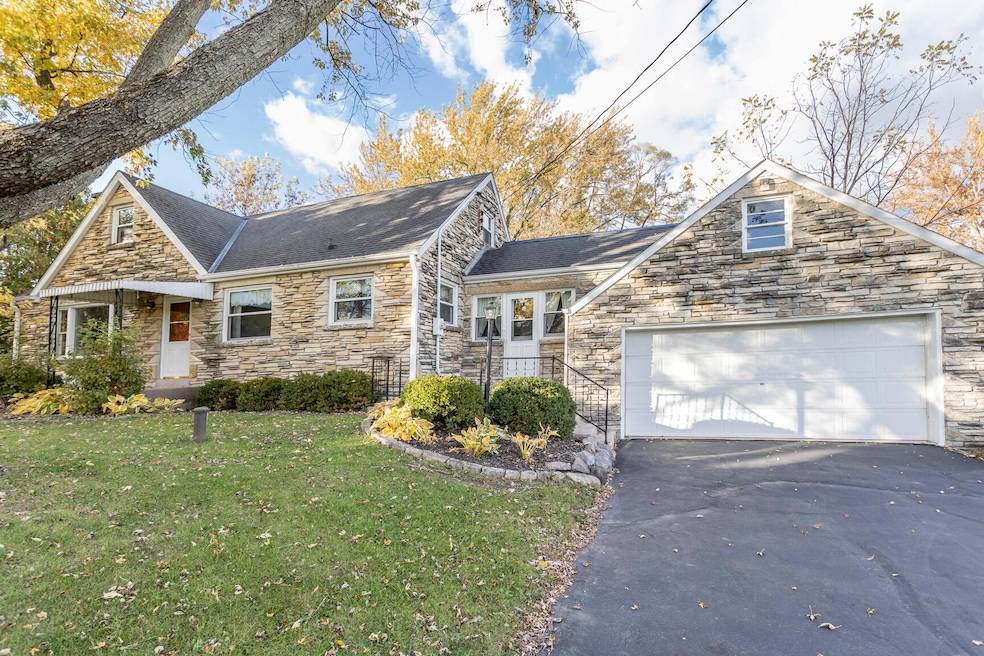 N72W16944 Good Hope Rd, Menomonee Falls, WI 53051 - photo 1