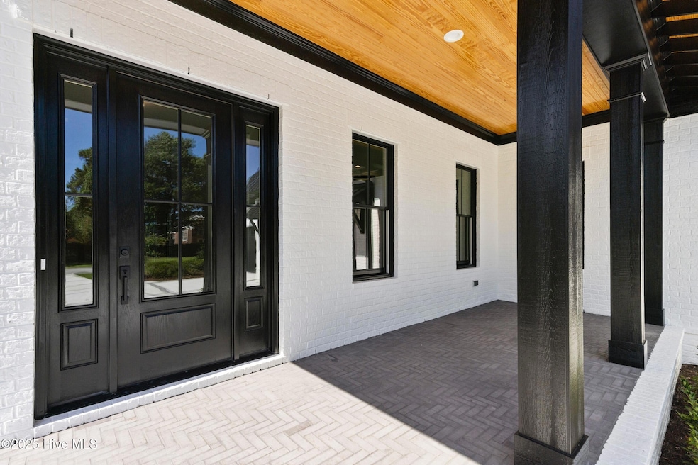 For Sale $1,026,343 • Co-Listing Agent