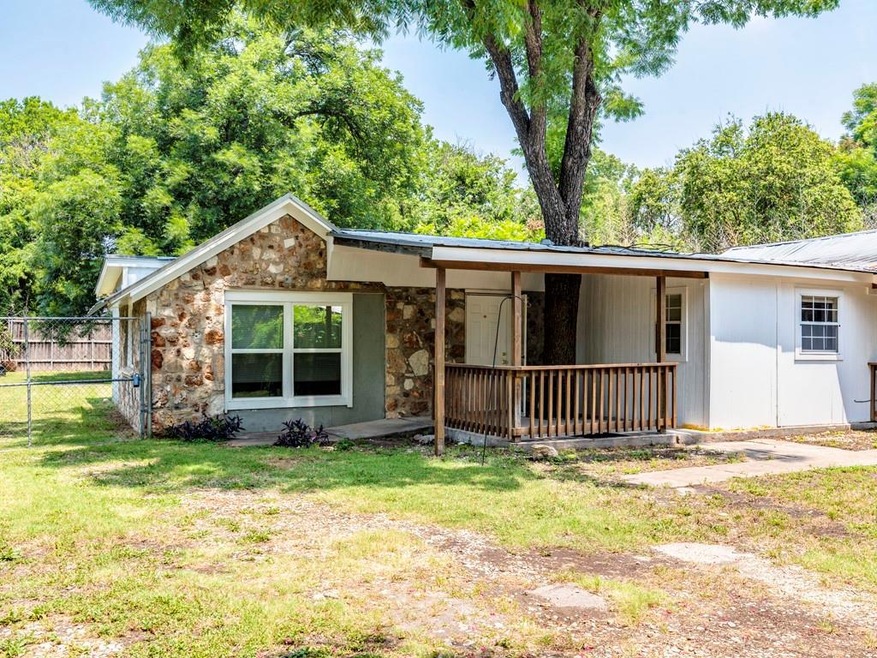 Welcome home to 5506 - B Jim Hogg Ave