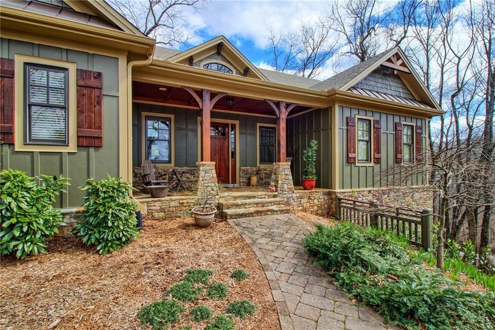 Beautiful Craftsman style architecture.  Great cur