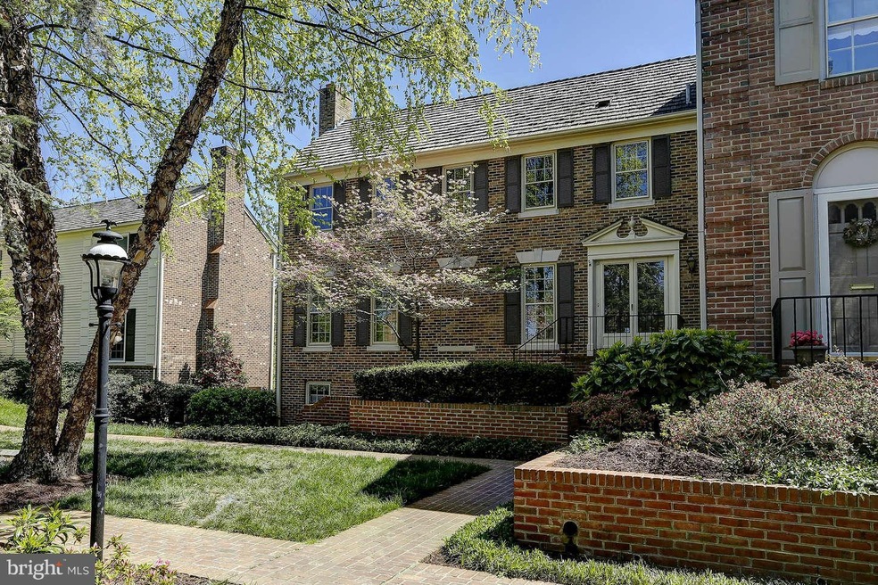 10900 Wickshire Way unit F-1, Rockville, MD 20852 - photo 1