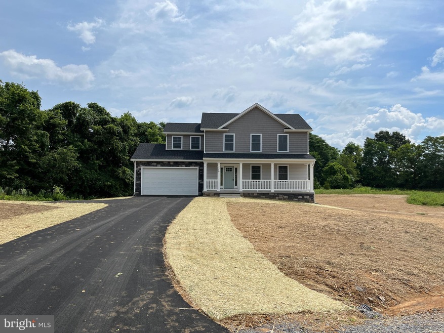 319 Chalcedony Dr, Martinsburg, WV 25404 - photo 1