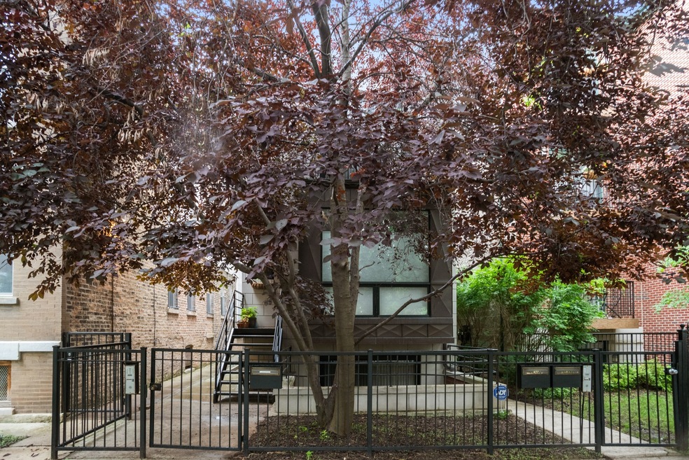 921 N Honore St unit C, Chicago, IL 60622 - photo 1