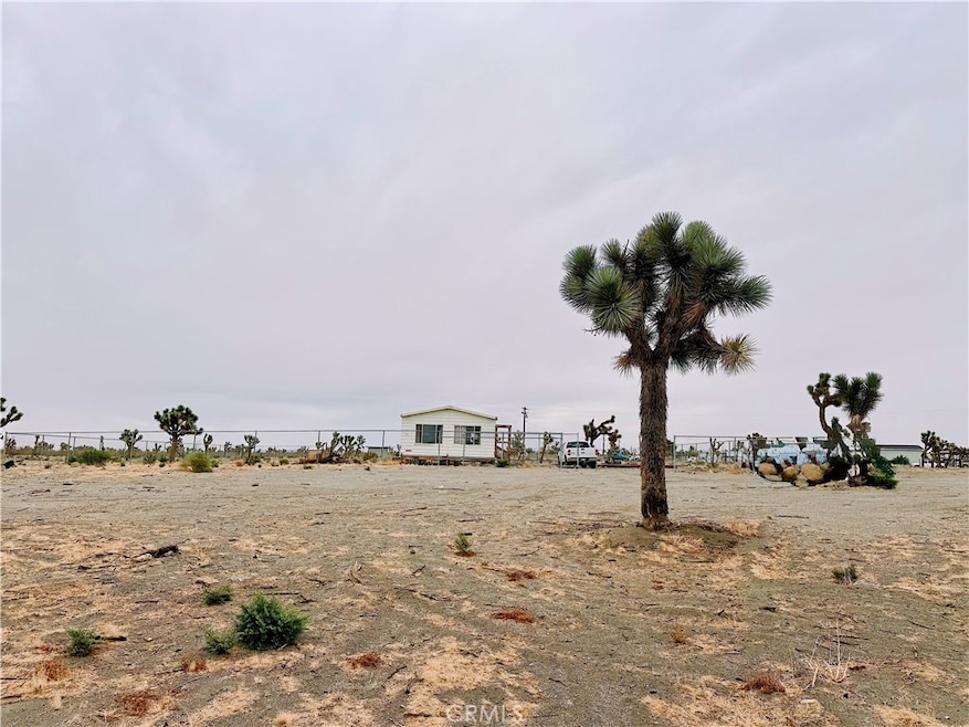 12452 Golden View Rd, Piñon Hills, CA 92372 - photo 1