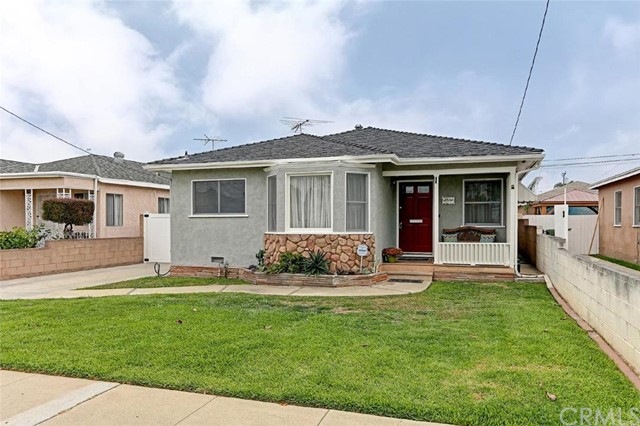 Welcome to 4504 W. 140th- this wonderful single fa