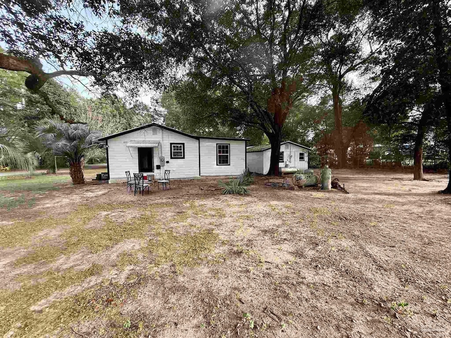 6321 Oxford St, Milton, FL 32583 - photo 1