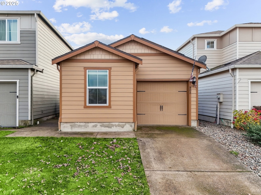 902 S View Dr, Molalla, OR 97038 - photo 1