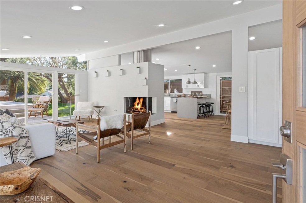 4824 Peonia Rd, Woodland Hills, CA 91364 - photo 1