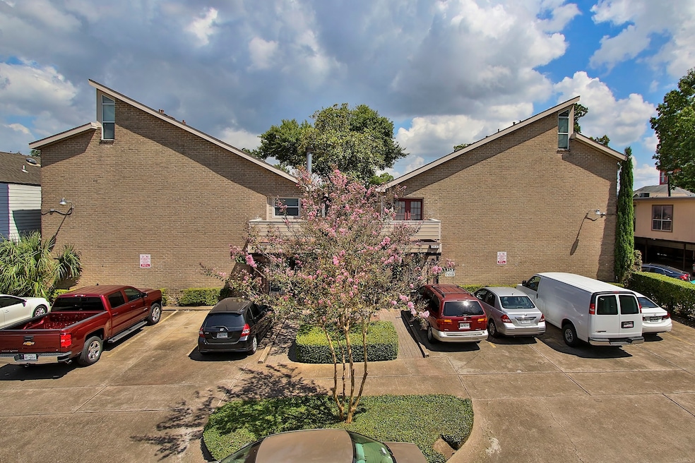 1416 Hawthorne St unit 3, Houston, TX 77006 - photo 1