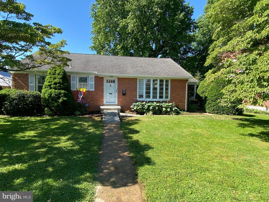 434 W High St, Womelsdorf, PA 19567 - photo 1