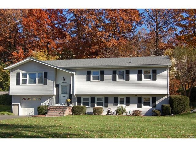 111 Woodridge Dr S, Stamford, CT 06902 - photo 1