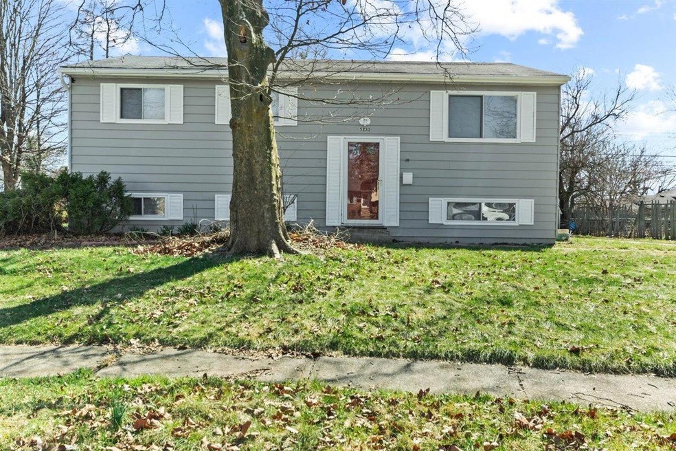 5233 Brownfield Ct, Columbus, OH 43232 - photo 1