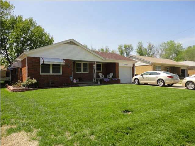 1227 N Lakeview