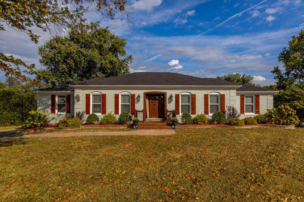 105 Hickory Dr, Harrodsburg, KY 40330 - photo 1