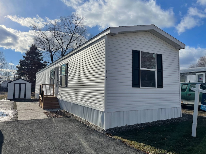 For Rent $1,090/month