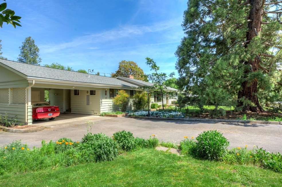 2930 Oakridge Ave, Central Point, OR 97502 - photo 1