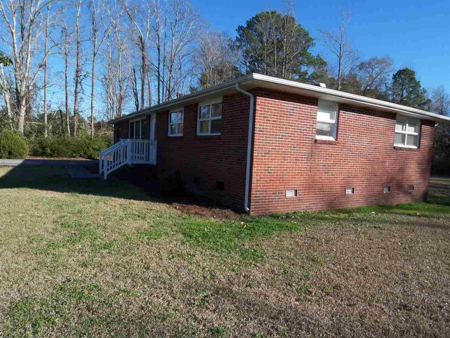 810 Country Club Rd, Jacksonville, NC 28546 - photo 1