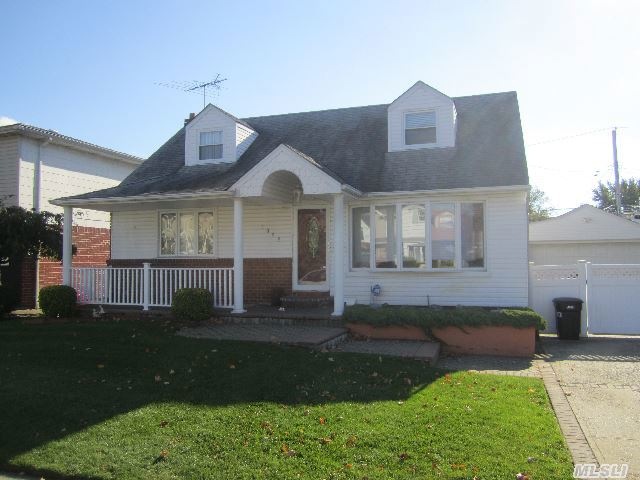 1059 Lorraine Dr, Franklin Square, NY 11010 - photo 1