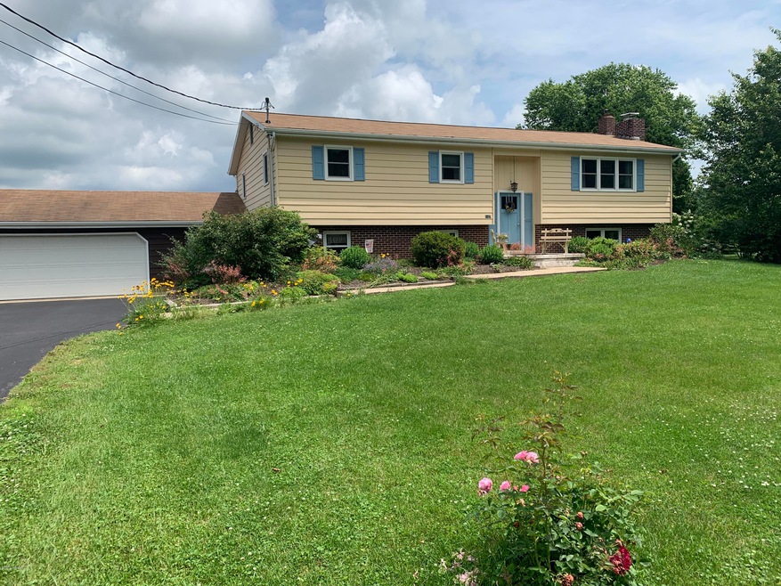 1127 E Lime Bluff Rd, Muncy, PA 17756 - photo 1