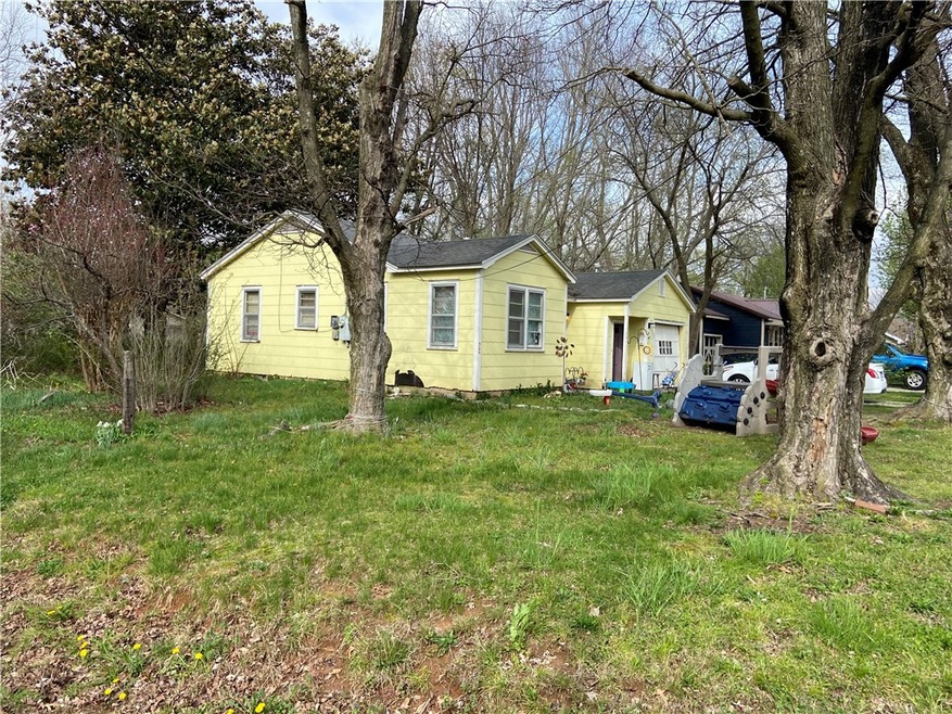 206 NW 7th St, Bentonville, AR 72712 - photo 1