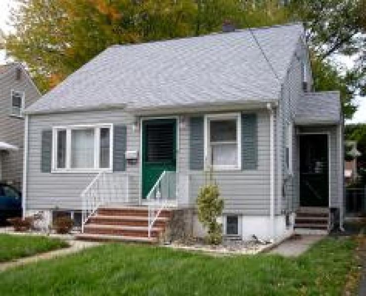 1135 Monmouth Ave, Linden, NJ 07036 - photo 1