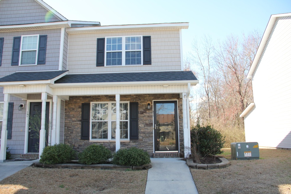 511 Doris Place Dr, Jacksonville, NC 28540 - photo 1